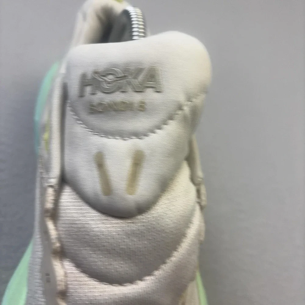 Hoka One One Bondi 8 Shoes Womens Size 9.5 White Running Sneakers 1127952 BDBSO